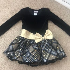Girls velvet black and gold dress